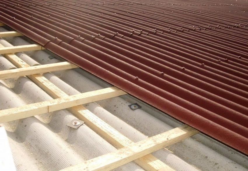 One of the advantages of ondulin is that it can be laid without removing the old coating. One of the advantages of ondulin is that it can be laid without removing the old coating.