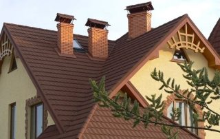 End strip for metal tiles: purpose and installation procedure