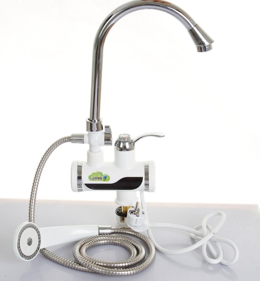 Instantaneous electric water heater for installation in the bathroom Instantaneous electric water heater for installation in the bathroom