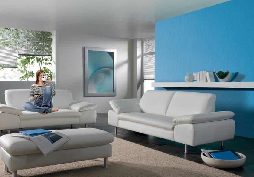 Fiberglass glued to the walls can be repainted many times Fiberglass glued to the walls can be repainted many times