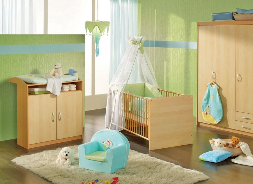 Fiberglass wallpaper on the walls in the children's room Fiberglass wallpaper on the walls in the children's room