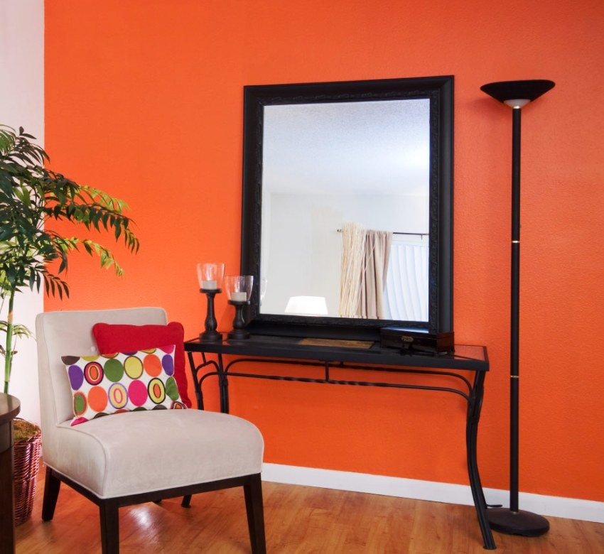 Fiberglass spider line is painted in bright orange color Fiberglass spider line is painted in bright orange color