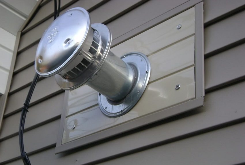 The damper for natural ventilation is equipped with a non-return valve to regulate the direction of the air flow The damper for natural ventilation is equipped with a non-return valve to regulate the direction of the air flow