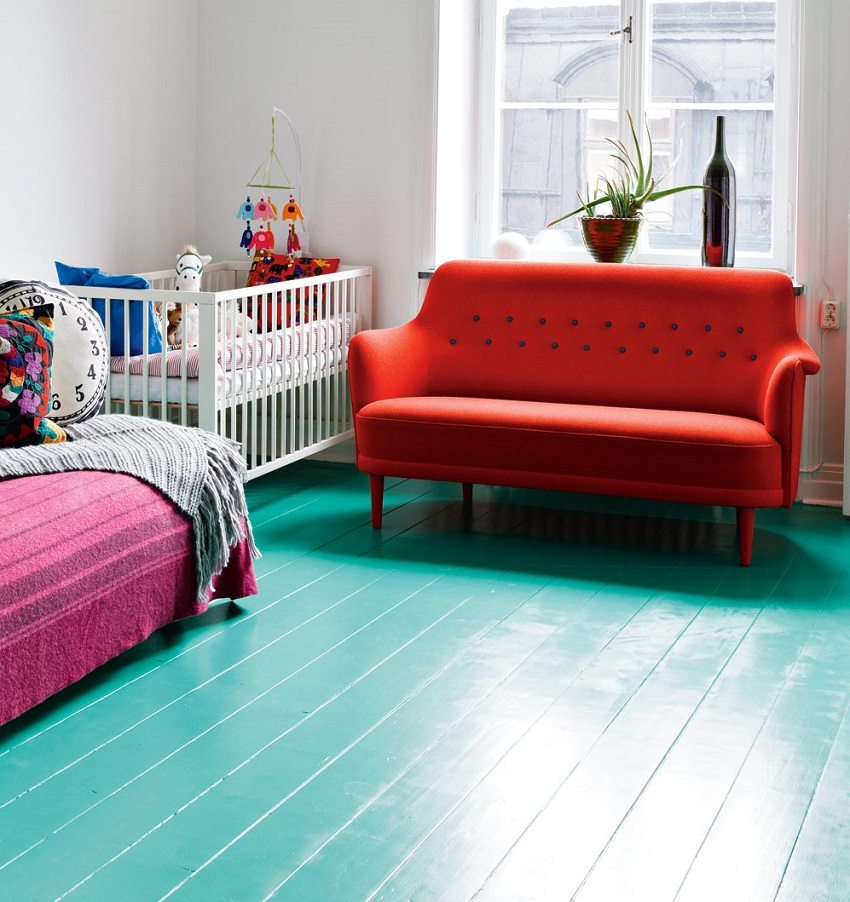 Painted wood planks - a classic flooring solution Painted wood planks - a classic flooring solution