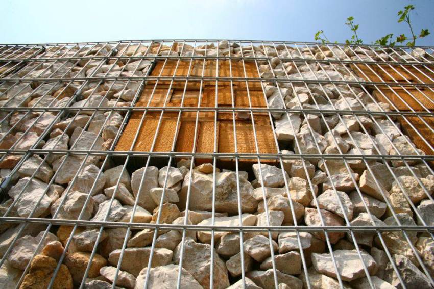 For a more durable structure, it is better to use a welded frame. For a more durable structure, it is better to use a welded frame.