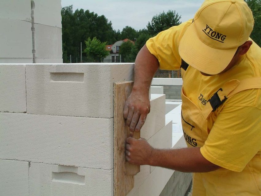 The reliability and durability of the structure being built depends on compliance with the technological process of laying gas blocks The reliability and durability of the structure being built depends on compliance with the technological process of laying gas blocks