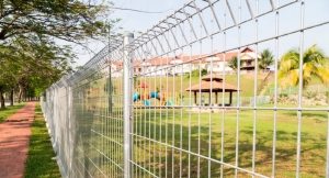 zabory-iz-setki-gitter-zabory-iz-setki-rabicy-foto-30