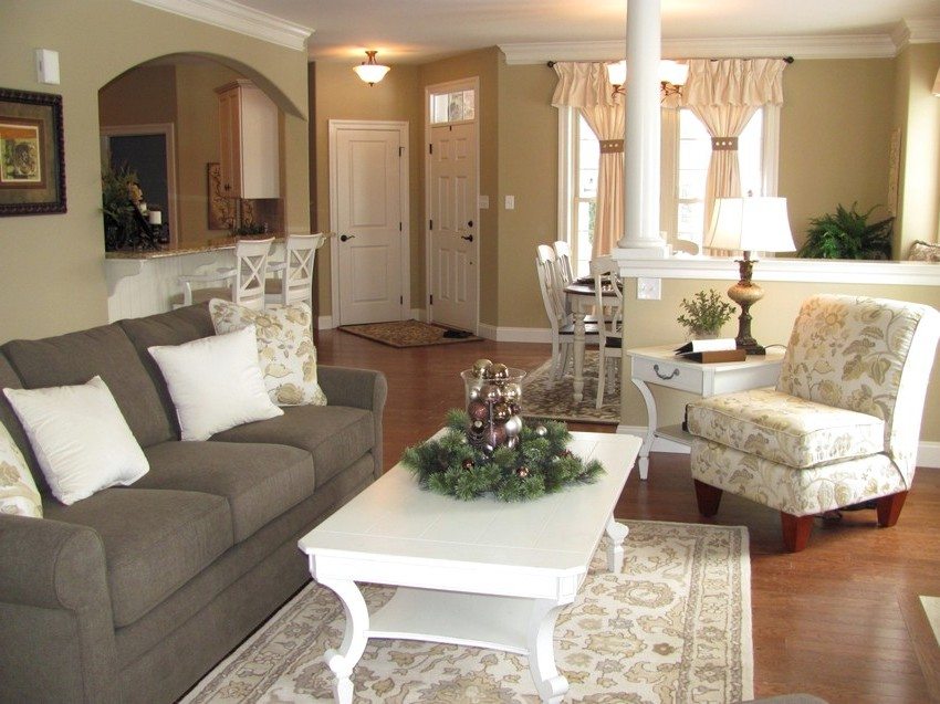 The premises on the ground floor of a small house are separated from each other by partitions The premises on the ground floor of a small house are separated from each other by partitions