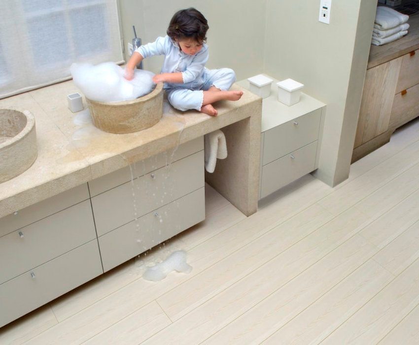 A moisture-resistant laminate was used for installation in the bathroom A moisture-resistant laminate was used for installation in the bathroom