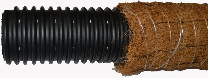 Drainage pipe with perforation and filter made of coconut fiber Drainage pipe with perforation and filter made of coconut fiber