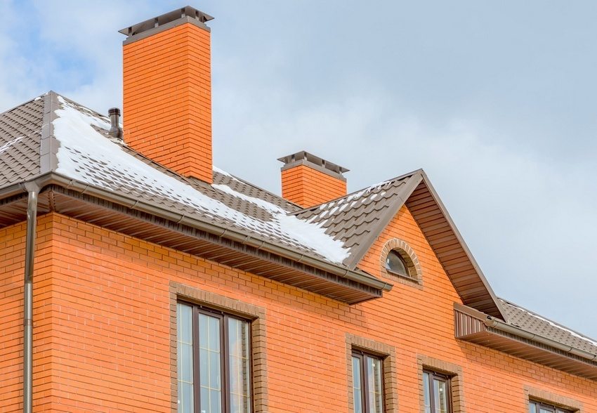 When constructing a chimney, a solid ceramic brick is used, which is laid on a solution When constructing a chimney, a solid ceramic brick is used, which is laid on a solution