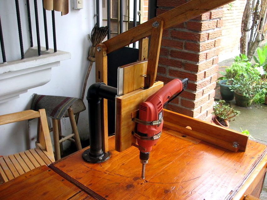 Simple DIY woodworking mini lathe