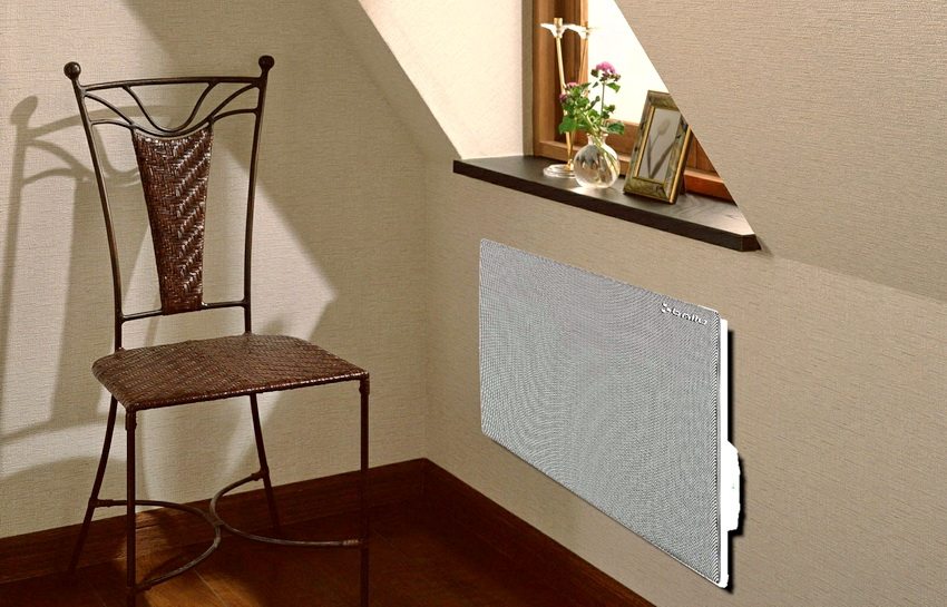Wall mounted infrared heater of convector type Wall mounted infrared heater of convector type