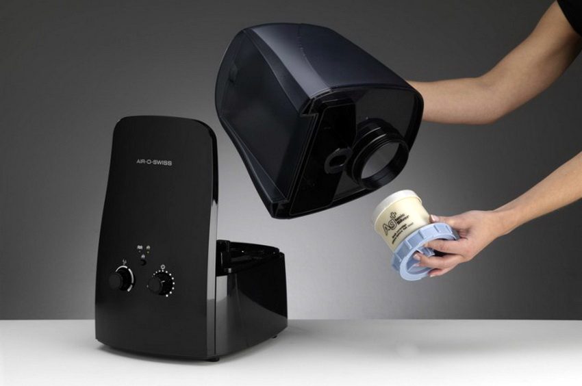 Modern models of humidifiers require regular cleaning and filter changes Modern models of humidifiers require regular cleaning and filter changes