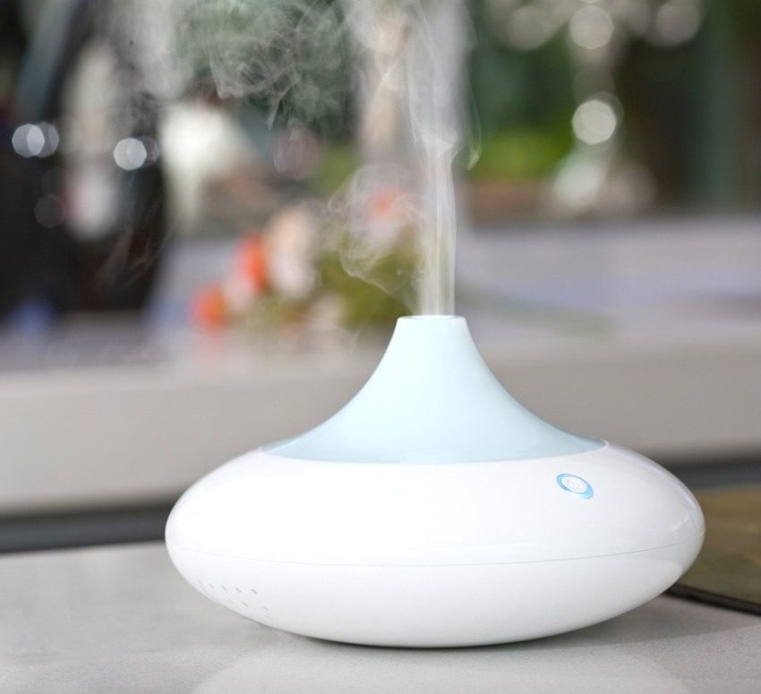 Humidifiers can produce cold or hot steam, depending on capabilities and additional functions Humidifiers can produce cold or hot steam, depending on capabilities and additional functions