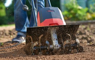 Electric cultivator for a summer residence: an indispensable gardener technique