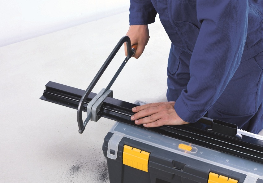 Step 1: trimming the drain to the desired size Step 1: trimming the drain to the desired size