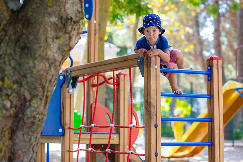 Children's sports complexes are made from environmentally friendly materials Children's sports complexes are made from environmentally friendly materials