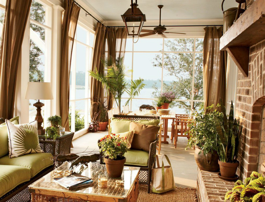 The choice of curtains for large windows is quite large, but it is better to use light and non-intrusive fabrics to make the interior light The choice of curtains for large windows is quite large, but it is better to use light and non-intrusive fabrics to make the interior light