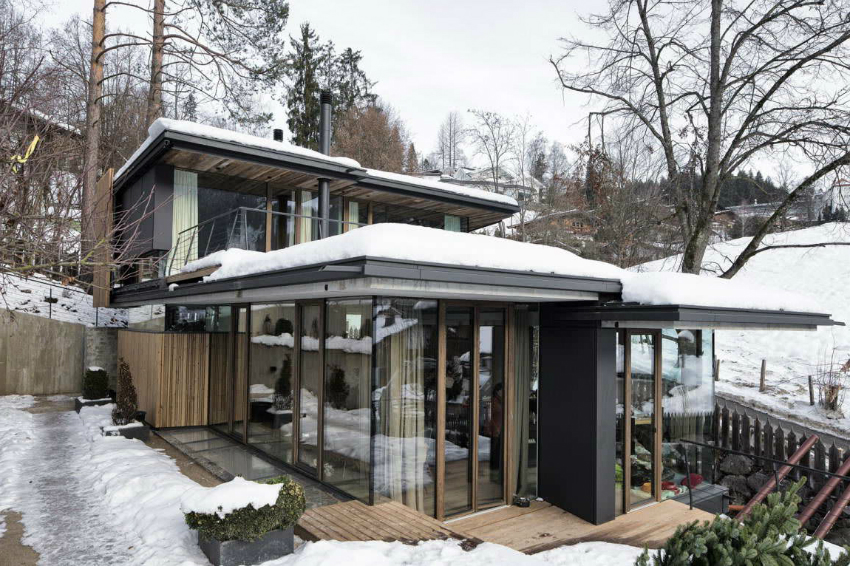 Some types of glass repel dirt and moisture, so there is no need to wash them after each winter-spring period Some types of glass repel dirt and moisture, so there is no need to wash them after each winter-spring period