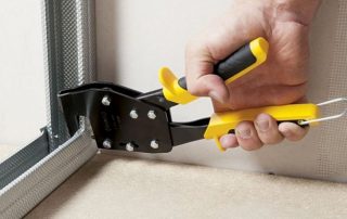 Cutter for a metal profile for drywall: types and characteristics