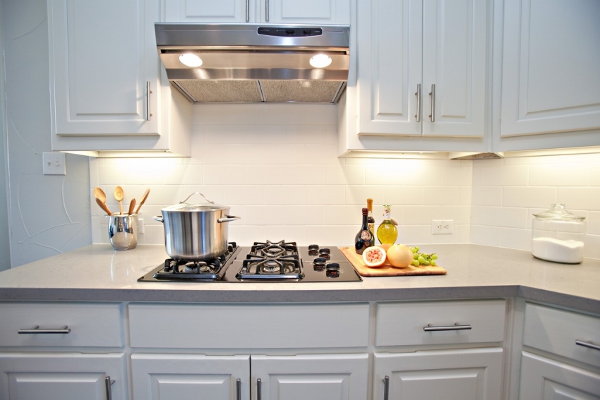The built-in hood allows not only to keep the kitchen clean, but also to economically illuminate the work area above the hob The built-in hood allows not only to keep the kitchen clean, but also to economically illuminate the work area above the hob