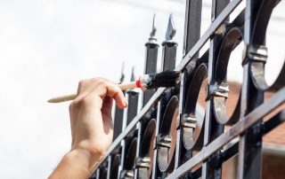 Metal paint for outdoor use: types of compositions, their advantages and disadvantages