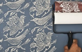 Decorative roller for walls: features of using a painting tool