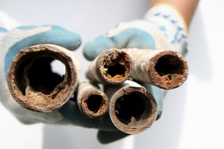 The use of a low-quality coolant entails clogging of pipes and a breakdown of the heating system The use of a low-quality coolant entails clogging of pipes and a breakdown of the heating system