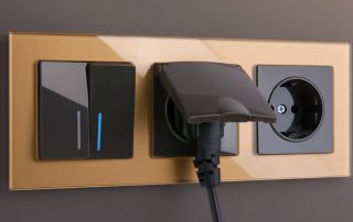 A socket with a switch in one case and the specificity of this design