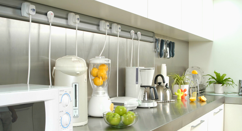 The correct connection diagram and the calculation of the minimum number of outlets will allow you to conveniently use the appliances in the kitchen Sockets in the kitchen: location, diagrams and features of each type of construction