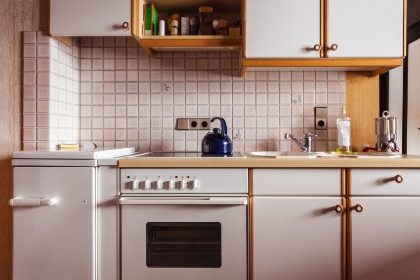 An example of the wrong location of sockets in the kitchen An example of the wrong location of sockets in the kitchen
