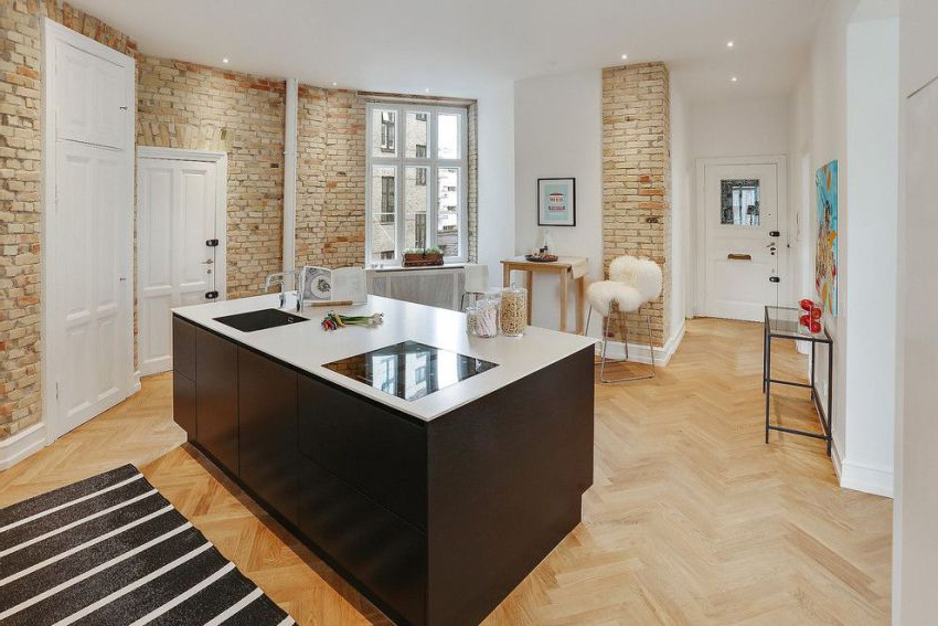 A white door will look great in combination with different textures. A white door will look great in combination with different textures.