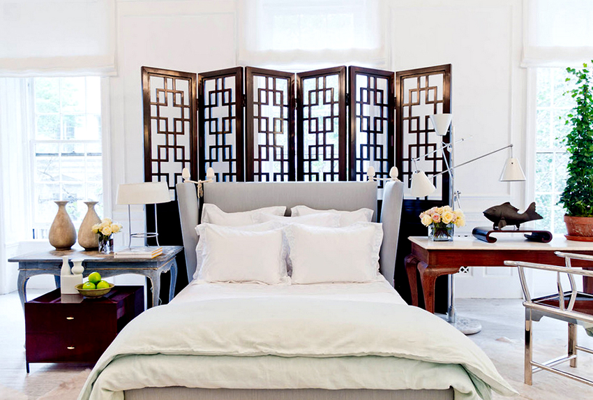 The lifting mechanism can be manual, spring or gas lift The lifting mechanism can be manual, spring or gas lift