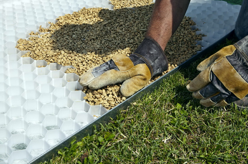 When choosing a lawn grate, you should give preference to well-known manufacturers When choosing a lawn grate, you should give preference to well-known manufacturers