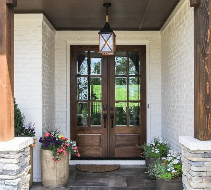 For the manufacture of doors, high-quality wood without defects is taken For the manufacture of doors, high-quality wood without defects is taken