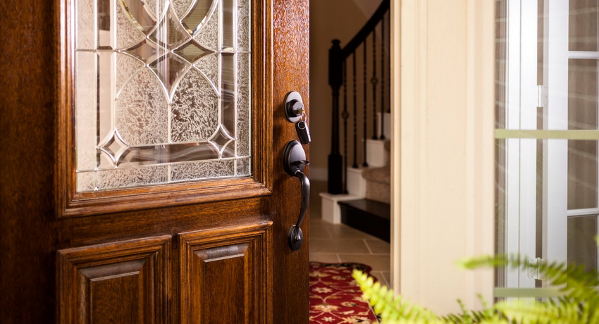 Wood remains the most popular and expensive material used to make doors. Solid wood doors: the nobility of nature in a modern interior