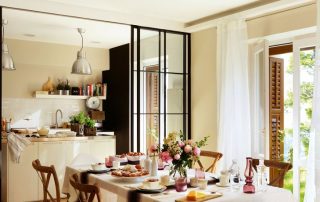 Sliding glass doors: an ultramodern way of interior zoning