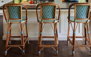 Chairs made of wood: conceptual concept and implementation of a creative project