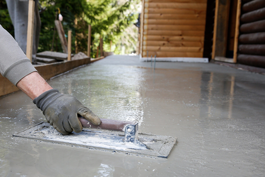 You can apply liquid glass to a concrete floor using a roller, spatula or squeegee You can apply liquid glass to a concrete floor using a roller, spatula or squeegee