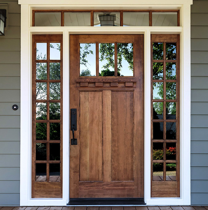 Entrance doors with through mirror inserts look very stylish, but they are more suitable for private houses than apartments. Entrance doors with through mirror inserts look very stylish, but they are more suitable for private houses than apartments.