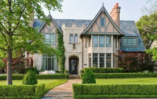 House in the English style: following tradition and modern features