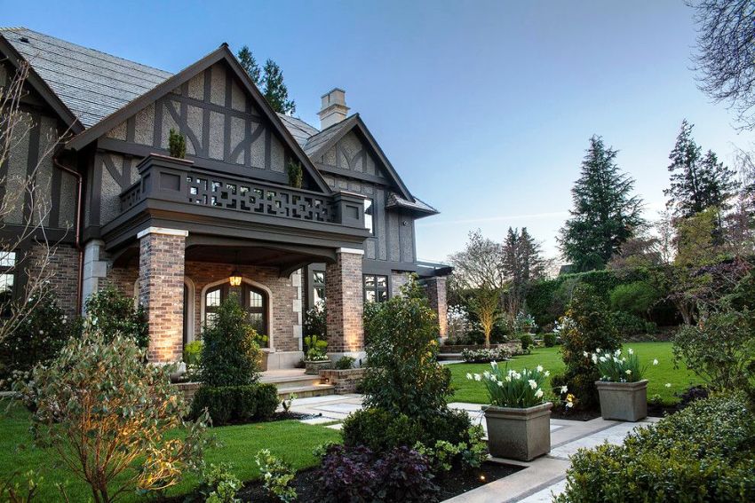 In the construction of a cottage in the Gothic style, it is popular to use a large number of ornaments and patterns In the construction of a cottage in the Gothic style, it is popular to use a large number of ornaments and patterns