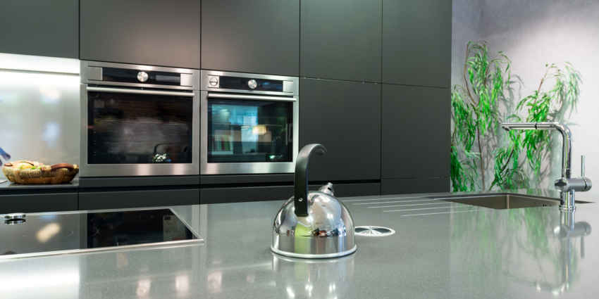 It is not recommended to use variegated colors for a high-tech kitchen. It is not recommended to use variegated colors for a high-tech kitchen.