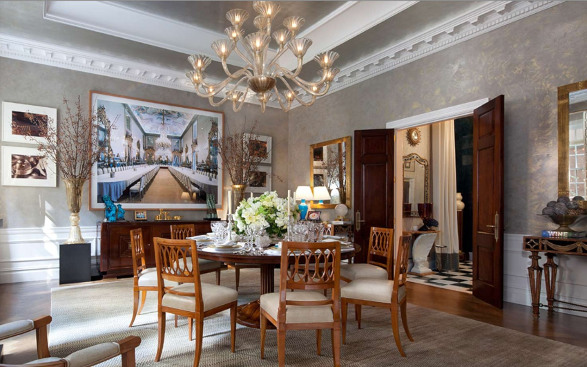 When designing a classic living room, special attention is paid to the choice of furniture items When designing a classic living room, special attention is paid to the choice of furniture items