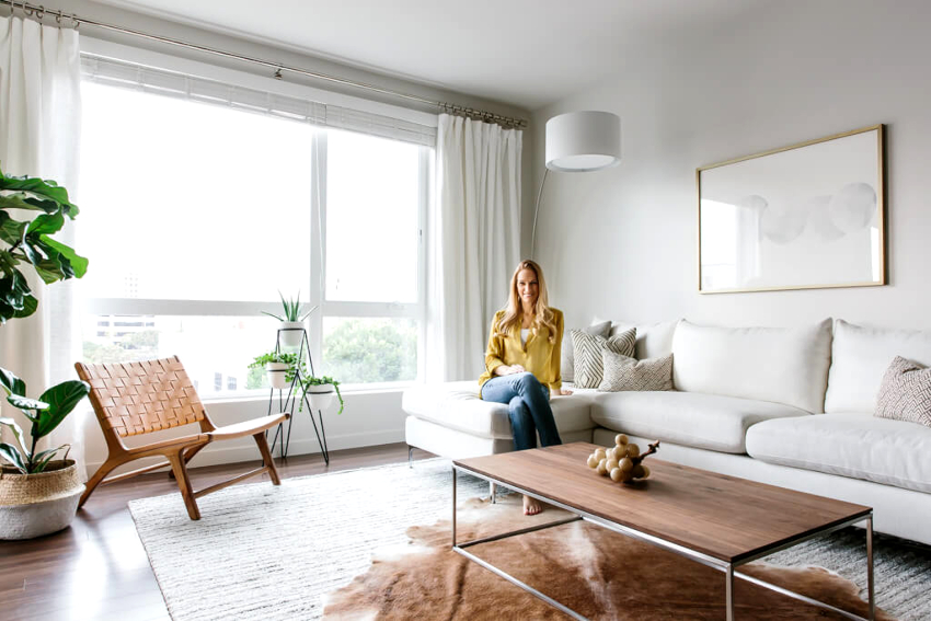 A minimalist living room should bathe in an abundance of natural light A minimalist living room should bathe in an abundance of natural light