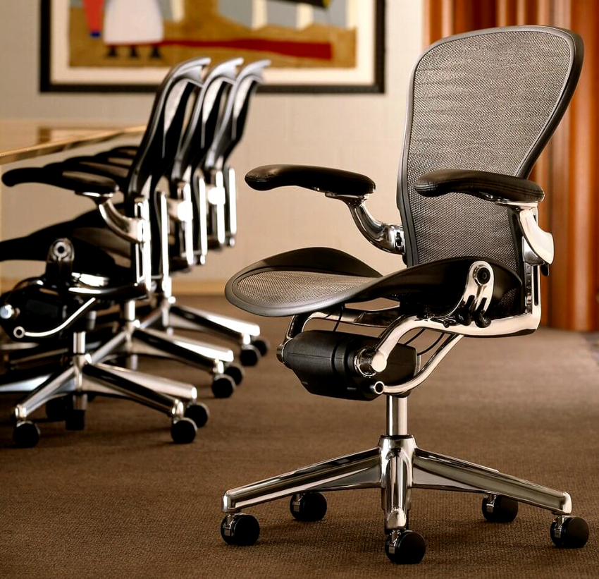 The task of the orthopedic chair is to adapt as much as possible to the structure of the spine The task of the orthopedic chair is to adapt as much as possible to the structure of the spine