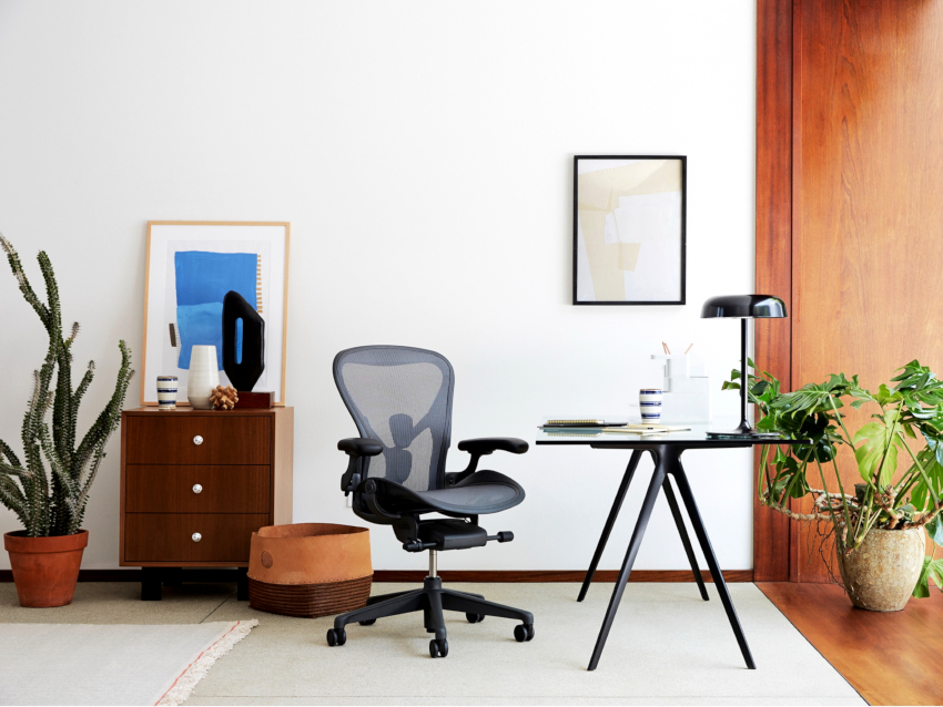 Optimal seat depth should be approximately 2/3 thigh length Optimal seat depth should be approximately 2/3 thigh length