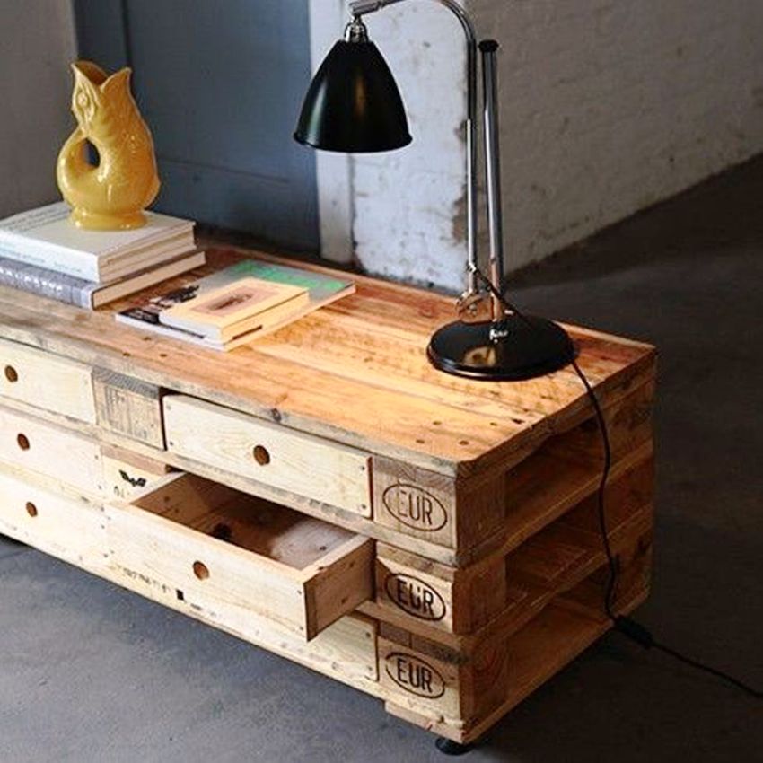 Everyone can make a simple bedside table with their own hands Everyone can make a simple bedside table with their own hands