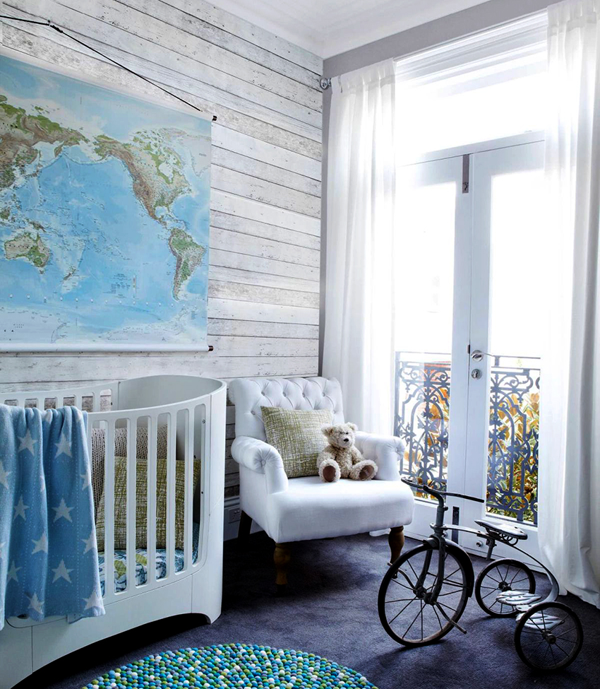 Tulle curtains are great for the interior of a children's room. Tulle curtains are great for the interior of a children's room.